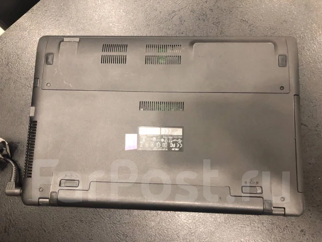 Asus X550L. 15.6", 1,7����, ��� 4 ��, ���� 500���, WiFi: 1, Bluetooth: 1, ����������� �� 2��. ����