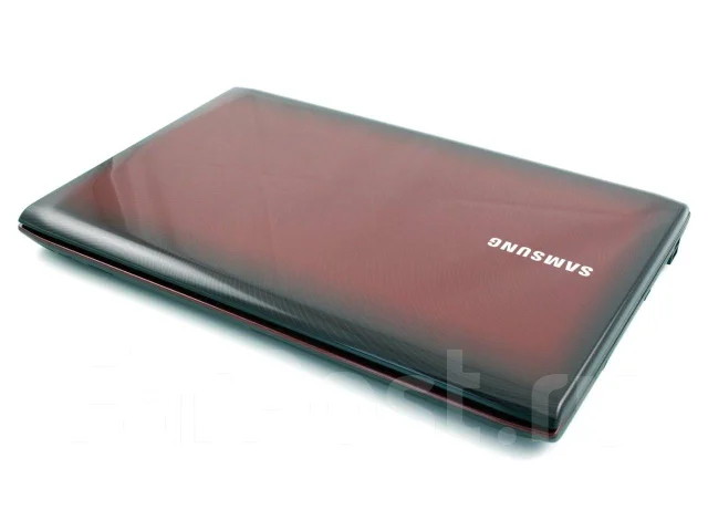 Samsung R780. 17.3", 2,2����, ��� 4 ��, ���� 320���, WiFi: 1, Bluetooth: 1, ����������� �� 2��. ����