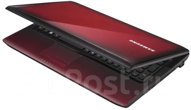 Samsung R780. 17.3", 2,2����, ��� 4 ��, ���� 320���, WiFi: 1, Bluetooth: 1, ����������� �� 2��. ����
