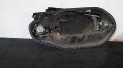 Крепление ручки двери. BMW 5-Series, E60, E61 Двигатели: M47TU2D20, M57D30TOP, M57D30UL, M57TUD30, N43B20OL, N47D20, N52B25UL, N53B25UL, N53B30OL, N53...