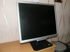 Acer. 19" ����