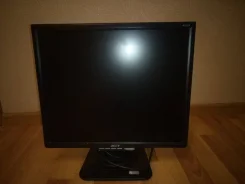 Acer. 19" ����