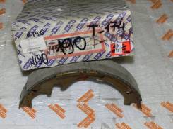 Колодки тормозные. Nissan Caravan, AEGE24, ARE24, ARGE24, ARME24, ARMGE24, CHGE23, CHGE24, KEE24, KHE24, KHGE24, KRE24, KRGE24, KRME24, KRMGE24, KSE24...