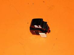 Кнопка стеклоподъемника. Toyota: Regius Ace, Platz, Corona, Lite Ace, Ipsum, Sprinter Trueno, Corolla, Probox, Yaris Verso, Tundra, Regius, Sprinter...