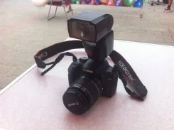 Canon EOS 1000D ����