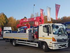 Unic URV554. Продается бортовая платформа с КМУ UNIC 554 на шасси HINO 500 GD8JМTA, 7 684 куб. см., 4 900 кг., 4x2