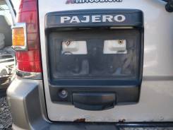 Накладка на дверь багажника. Mitsubishi Pajero, V63W, V65W, V66W, V67W, V68W, V73W, V75W, V76W, V77W, V78W Mitsubishi Montero, V63W, V65W, V66W, V67W...