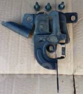 Замок капота. Subaru Legacy Lancaster, BH9, BHE Subaru Legacy, BE5, BE9, BEE, BES, BH5, BH9, BHC, BHE Двигатели: EJ201, EJ202, EJ204, EJ206, EJ208, EJ...