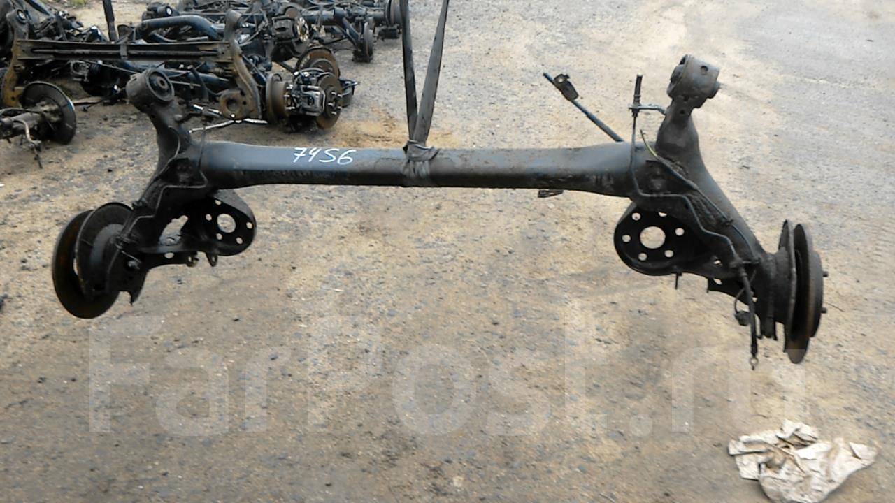 Задняя балка рав 4 2017. Тойота аурис балка. Задняя балка аурис. Задняя балка тойота королла 120. Тойота аурис балка.