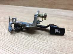 Ручка открывания бензобака. Toyota Corolla Fielder, ZZE123, ZZE123G