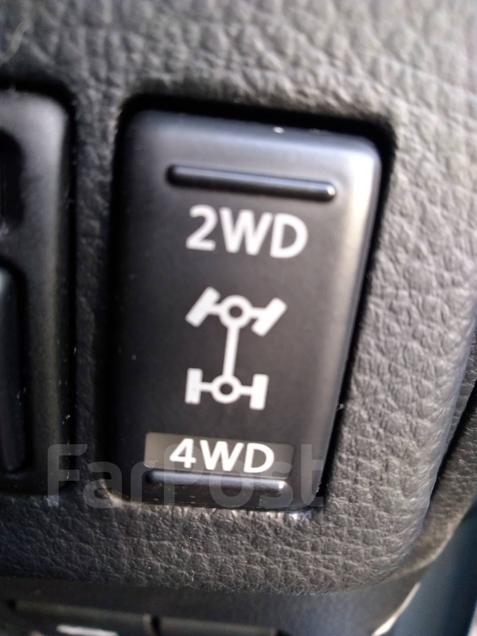 Включи 4 кнопку. Кнопка переключатель 2wd 4wd Nissan Wingroad. Кнопка переключатель 2wd 4wd Nissan largo. Кнопка 2wd 4wd Mitsubishi. Ниссан Марч 4 ВД кнопка.