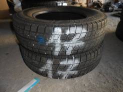 Bridgestone Blizzak Revo2. Зимние, без шипов, 2011 год, без износа, 2 шт