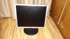 1plus. 17", ���������� �� (LCD)