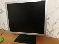 LG. 18", ���������� �� (LCD)