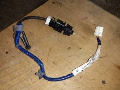 Концевик под педаль тормоза. Infiniti: QX56, M45, FX45, Q45, G35, M35, QX4, FX35 Nissan: X-Trail, Presage, Elgrand, Sunny, Micra C+C, Cube, Xterra, Bl...