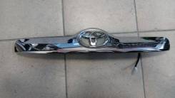 Накладка на дверь багажника. Toyota Ractis, NCP100, NCP105, SCP100 Двигатели: 1NZFE, 2SZFE