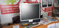 Philips. 17", ���������� �� (LCD)