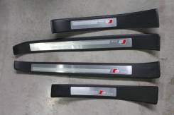 Накладка на порог. Audi A4, 8E2, 8E5 Audi S4, 8E2, 8E5 Двигатели: AKE, ALT, ALZ, AMB, AMM, ASN, AVB, AVF, AVJ, AVK, AWA, AWX, AYM, BAU, BBJ, BBK, BCZ...