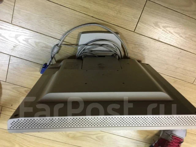 Fujitsu. 16.5" ����