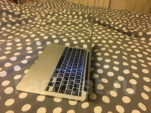 Apple MacBook Air 11. 11", ���� 128���, WiFi: 1, Bluetooth: 1, ����������� �� 6��. ����