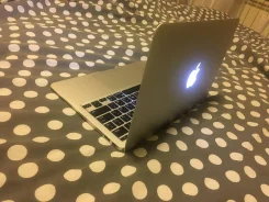 Apple MacBook Air 11. 11", ���� 128���, WiFi, Bluetooth, ����������� �� 6��. ����