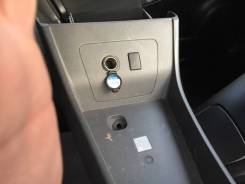 Обшивка, панель салона. Toyota Prius, ZVW30L, ZVW35, ZVW30 Двигатель 2ZRFXE