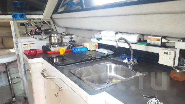 Bayliner. 1996 ���, ����� 10��., ��������� ������������, 380��.�., ������ ����
