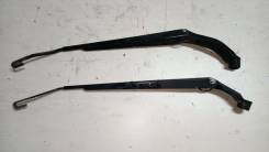 Держатель щетки стеклоочистителя. Toyota Sprinter, AE100, AE101, CE100, EE101 Toyota Corolla, AE100, AE100G, AE101, AE101G, CE100, CE100G, CE101, CE10...