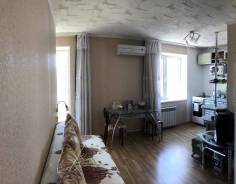 2-комнатная, проспект Океанский 100. Первая речка, агентство, 53 кв. м.