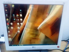 LG. 17", ���������� �� (LCD)