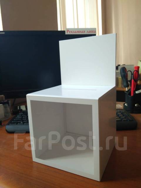 Интерьерная печать на баннере, самоклейке, перфорированной пленке во ...