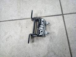 Крепление капота. Nissan: Qashqai+2, Micra C+C, X-Trail, Micra, Dualis, Qashqai, Primera, Note, Almera Двигатели: HR16DE, K9K, M9R, MR20DE, R9M, CR14D...