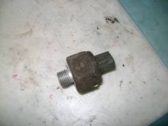 Датчик детонации. Toyota: Platz, Corona, Crown, Verossa, Avensis, WiLL Vi, Sprinter Trueno, Corolla, Altezza, Yaris Verso, Sprinter, Carina, Echo Vers...