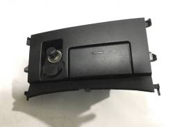 Пепельница. Toyota Land Cruiser, GRJ200, J200, URJ200, UZJ200, UZJ200W, VDJ200, URJ202, URJ202W Двигатели: 2UZFE, 3URFE, 1URFE, 1VDFTV, 1GRFE