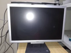 Acer. 19" ����