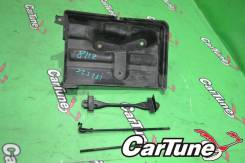Крепление аккумулятора. Toyota Aristo, JZS160, JZS161 Двигатели: 2JZGE, 2JZGTE