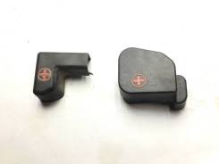 Крышка аккумулятора. Toyota Land Cruiser, GRJ200, J200, URJ200, URJ202, URJ202W, UZJ200, UZJ200W, VDJ200 Двигатели: 1GRFE, 1URFE, 1VDFTV, 2UZFE, 3URFE