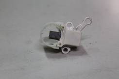 Щетки генератора. Toyota: Regius Ace, Allion, Crown, ist, iQ, Corolla, Innova, Dyna, Raum, Fortuner, Hilux Surf, Hiace, Land Cruiser Prado, Corolla Ru...
