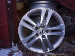 Pur Limited. 7.0x17", 5x114.3 ����