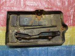Крепление аккумулятора. Toyota Soarer, JZZ30, JZZ31, UZZ30, UZZ31