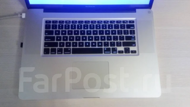 Apple MacBook Pro 17. 17", 2,4����, ��� 8 ��, ���� 120���, WiFi: 1, Bluetooth: 1, ����������� �� 2��. ��� ����� �� ������������ ����