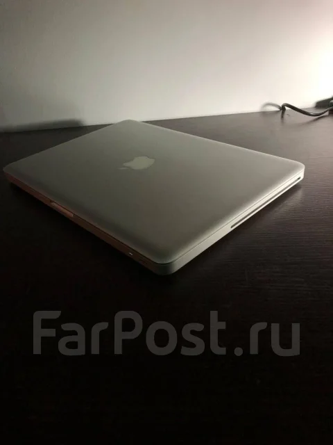 Apple MacBook 13. 13", 2����, ��� 8 ��, ���� 500���, WiFi: 1, Bluetooth: 1, ����������� �� 5��. ����