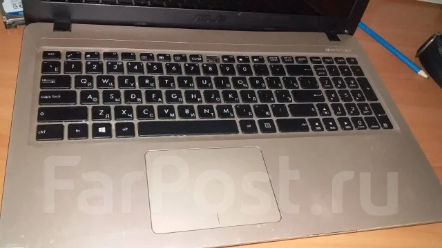 Asus VivoBook X540SA. 15.6", ��� 64 �� � ������, WiFi: 1, Bluetooth: 1, ����������� �� 10��. ����