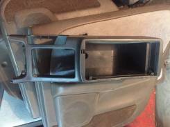 Подлокотник. Toyota Mark II, JZX100, JZX90, LX90Y, JZX91E, GX105, LX100, JZX90E, LX90, JZX93, JZX91, GX90, SX90, JZX105, JZX101, GX100 Toyota Cresta...
