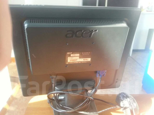 Acer. 17" ����