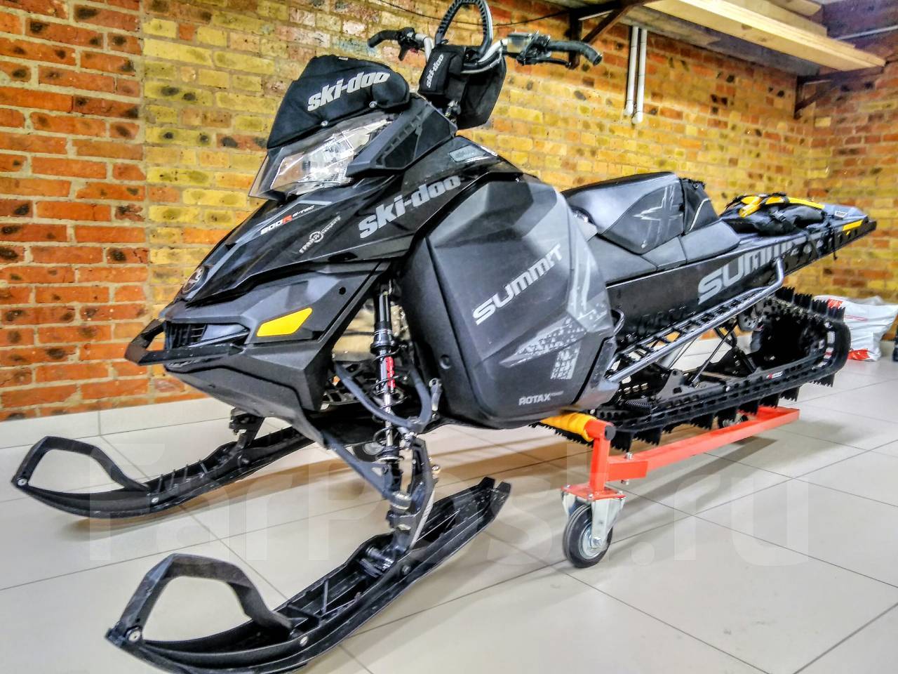 Ski Doo Summit x163 800r e Tec