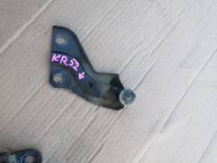 Кронштейн двери. Toyota Lite Ace, CR42, CR42V, KR41, KR41V, KR42, KR42V Toyota Lite Ace Noah, CR41, CR42, CR51, CR52, KR41, KR42, KR52, SR40, SR40G, S...