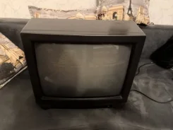 Erisson. LCD (��)