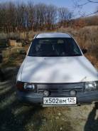 Nissan AD. автомат, бензин