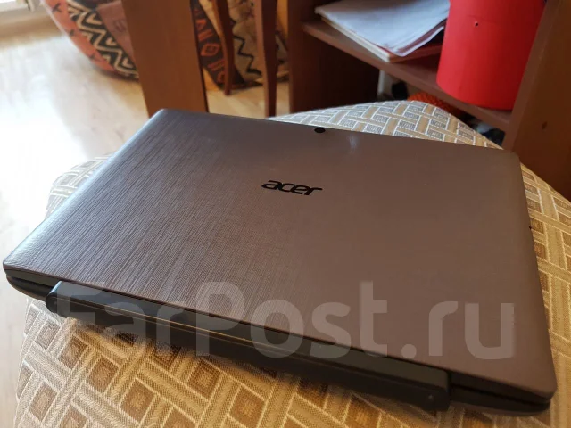 Acer Aspire Switch 10. 10.1", 1,8����, ��� 2048 ��, ���� 64���, WiFi: 1, Bluetooth: 1, ����������� �� 4��. ����